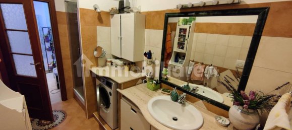 Квартира с 2 спальнями в Рим, Италия № 203375 13