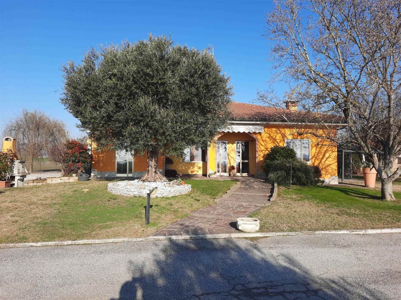 6 rooms Villa in Adria, Italy No. 220898