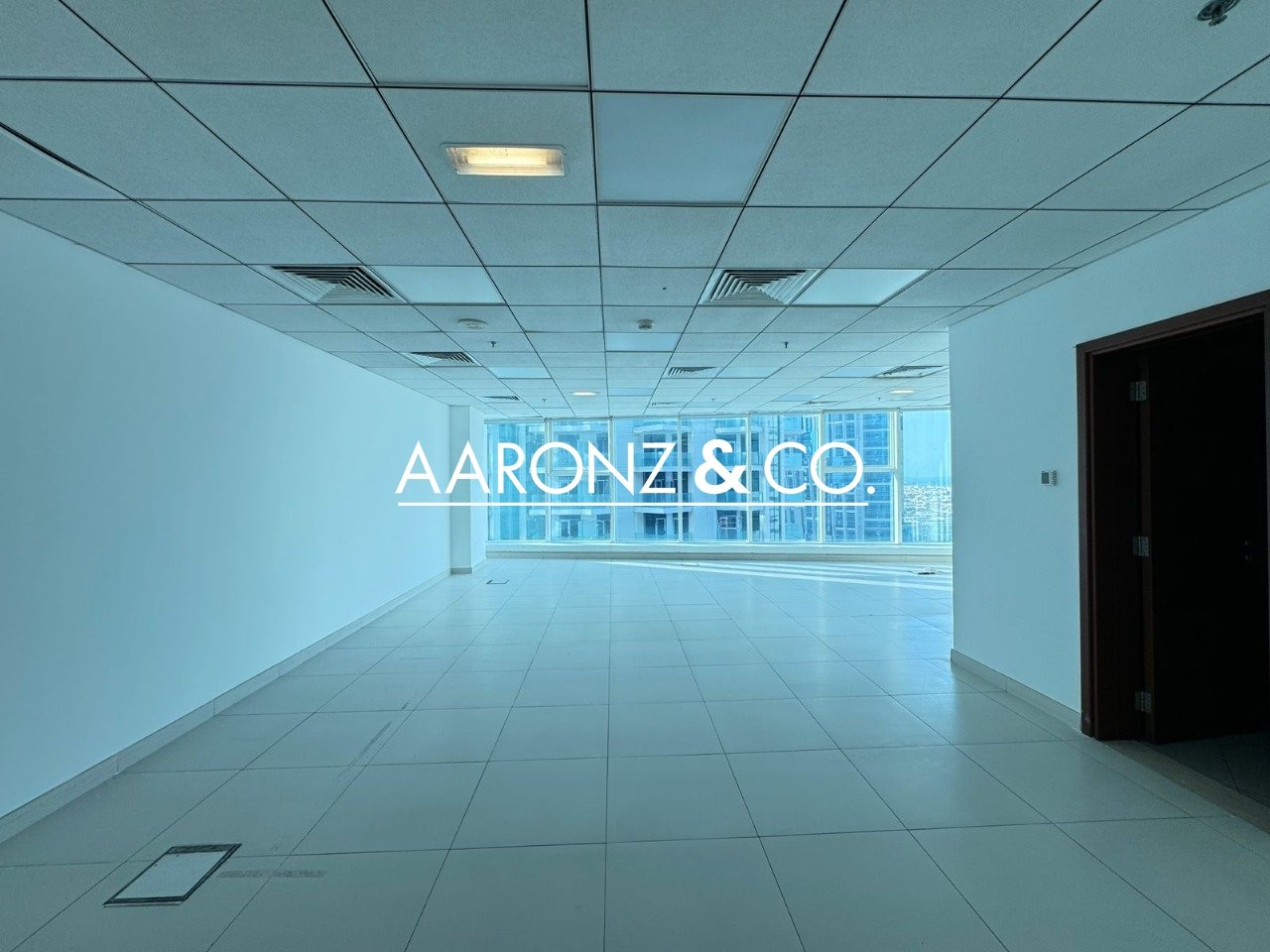 Bureau à Business Bay, UAE 75m² No. 123157