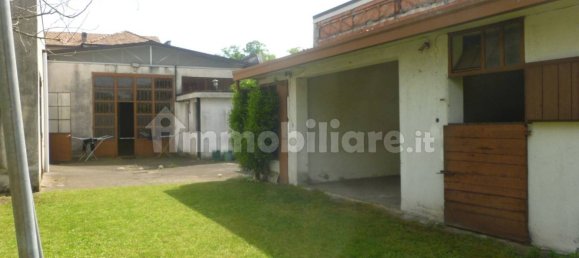 3 bedrooms House in Cesano Maderno, Italy No. 47974 3
