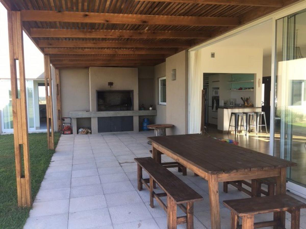 3 bedrooms House in Canelones, Uruguay No. 7202