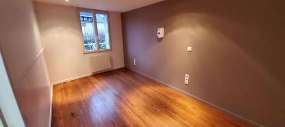 2 bedrooms House in Seine-et-Marne, France No. 167643 8