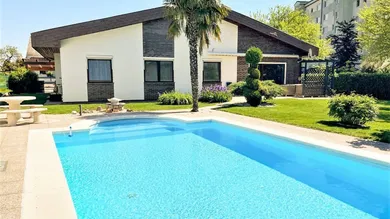 Bungalow de 4 habitaciónes en Wiener Neustadt, Austria No. 119412