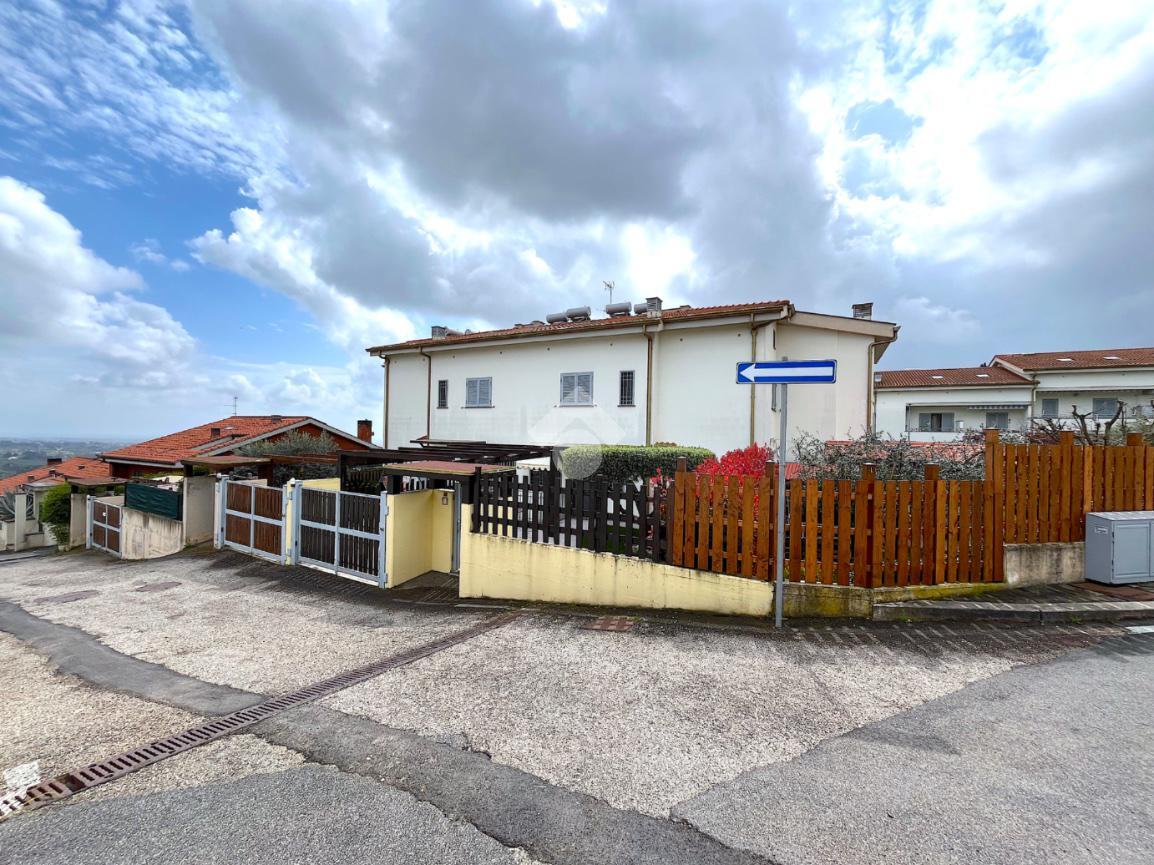 3 rooms Apartment in Genzano di Roma, Italy No. 37544