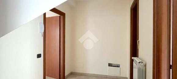 Apartamento de 3 divisões em Genzano di Roma, Italy N.º 37544 19