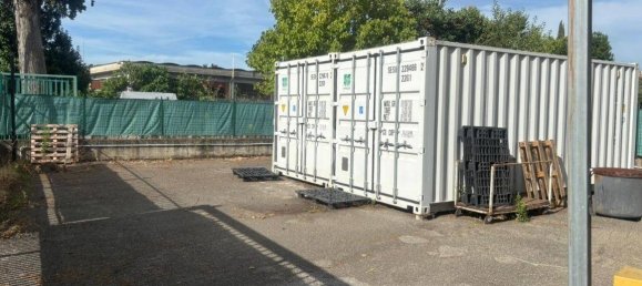 800m² Warehouse in Scandicci, Italy No. 278688 3