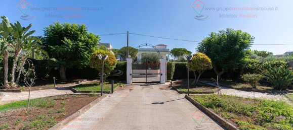 Apartamento de 6 habitaciónes en Syracuse, Italy No. 250568 2