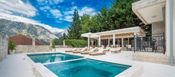 6 bedrooms Commercial property in Kotor, Montenegro No. 66 22