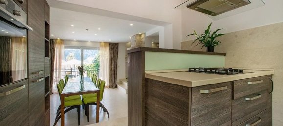 6 bedrooms Commercial property in Kotor, Montenegro No. 66 14