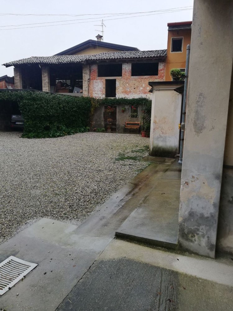 6 rooms House in Udine, Italy No. 87335