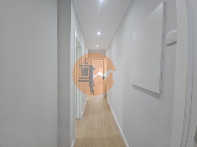 3 bedrooms Apartment in Amadora, Portugal No. 337984