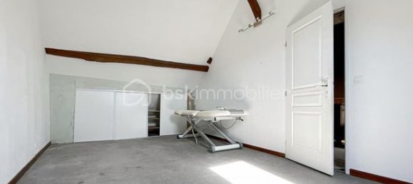 Casa de 4 dormitorios en Thorigny-sur-Oreuse, France No. 360396 12
