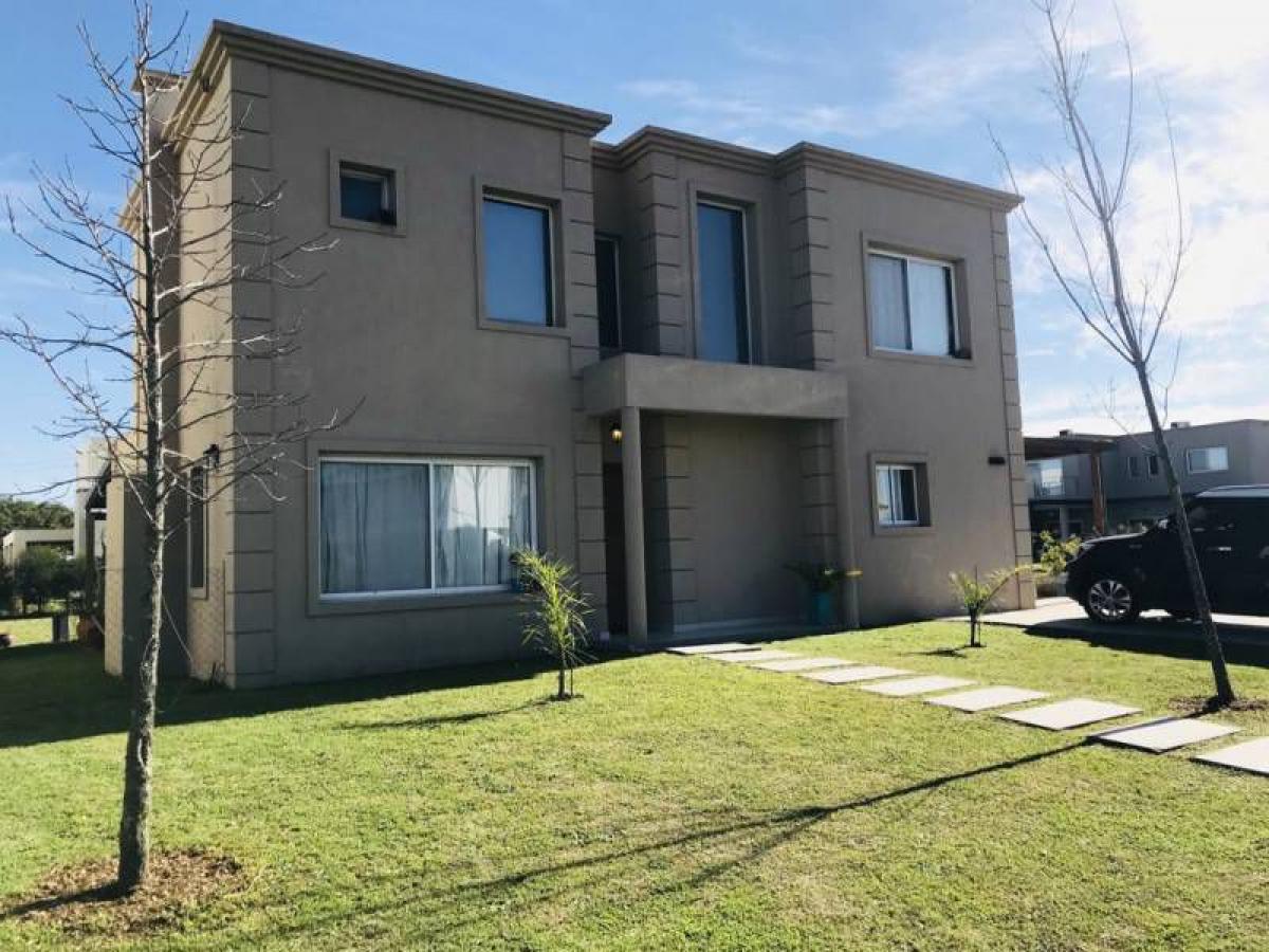 3 bedrooms House in Tigre, Argentina No. 54886