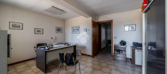 Lagerhaus in Gualtieri, Italy 1300m², Nr. 331639 8