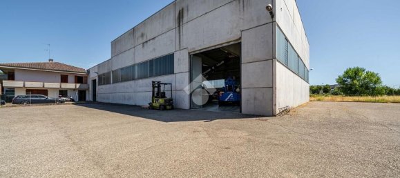 Lagerhaus in Gualtieri, Italy 1300m², Nr. 331639 3