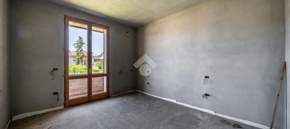 Lagerhaus in Gualtieri, Italy 1300m², Nr. 331639 21