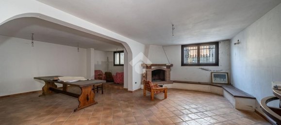 Lagerhaus in Gualtieri, Italy 1300m², Nr. 331639 13