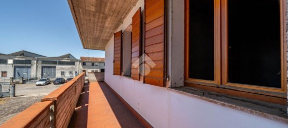 Lagerhaus in Gualtieri, Italy 1300m², Nr. 331639 25