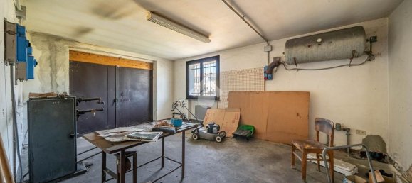 Lagerhaus in Gualtieri, Italy 1300m², Nr. 331639 11