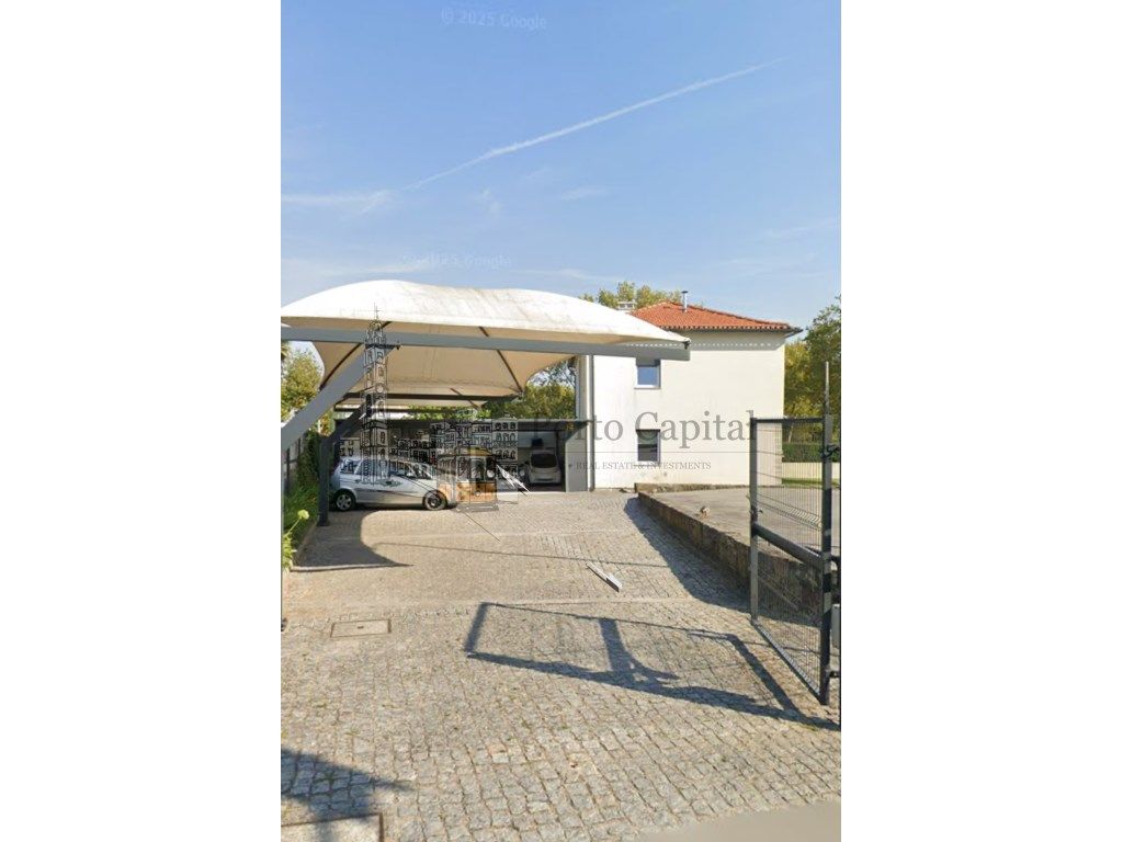 Casa de 2 dormitorios en Senhora da Hora, Portugal No. 205667