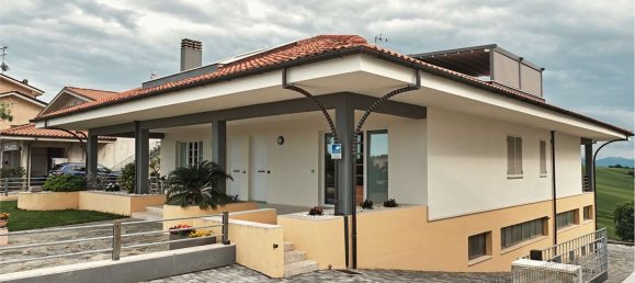 21 Schlafzimmer Wohnung in Ancona, Italy, Nr. 350731 4