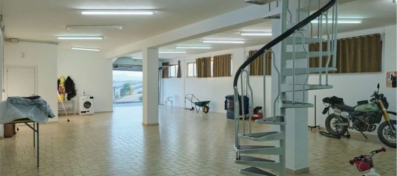 21 Schlafzimmer Wohnung in Ancona, Italy, Nr. 350731 7