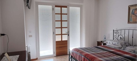 21 Schlafzimmer Wohnung in Ancona, Italy, Nr. 350731 10
