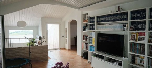 21 Schlafzimmer Wohnung in Ancona, Italy, Nr. 350731 13