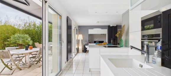 4 bedrooms House in Pont-Saint-Martin, France No. 290933 5