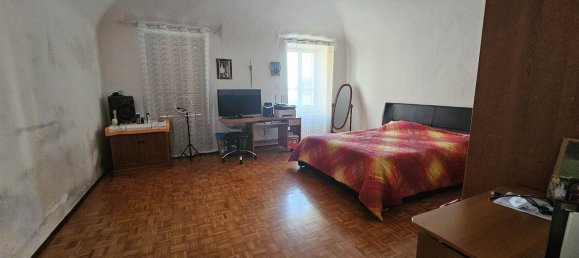10 rooms House in Valdilana, Italy No. 89723 14