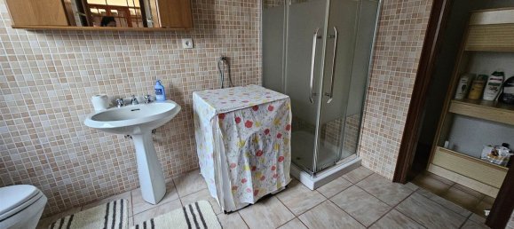 10 rooms House in Valdilana, Italy No. 89723 16