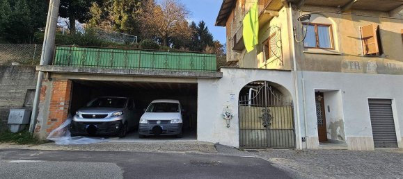 10 rooms House in Valdilana, Italy No. 89723 2