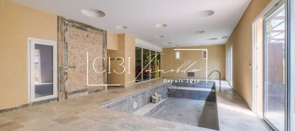 7 bedrooms House in Pertuis, France No. 279616 13