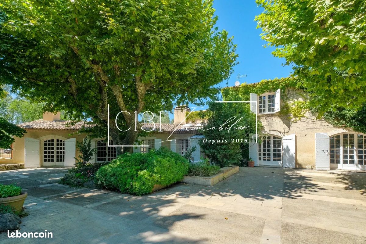 7 bedrooms House in Pertuis, France No. 279616