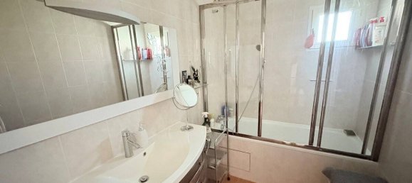 3 bedrooms House in Dreux, France No. 316054 7