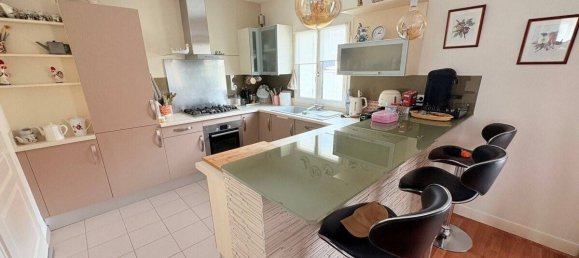 3 bedrooms House in Dreux, France No. 316054 4