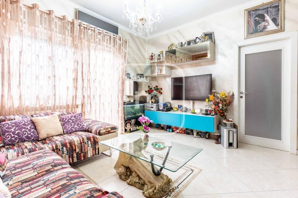 3 rooms Apartment in Rome, Italy No. 33713