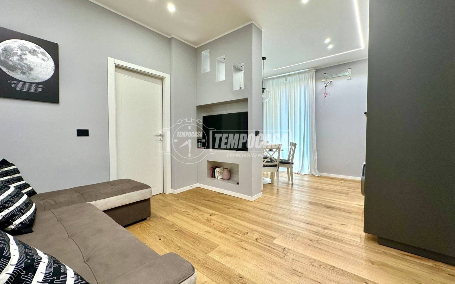 2 bedrooms Apartment in Genoa, Italy No. 337216