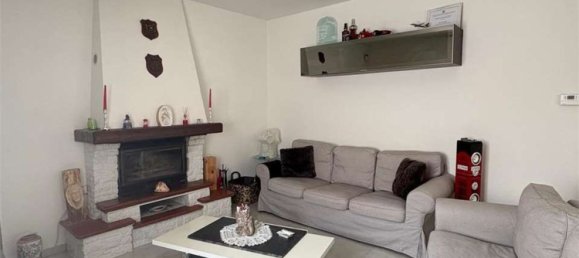 8 rooms Villa in Paese, Italy No. 300810 3