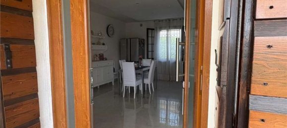 8 rooms Villa in Paese, Italy No. 300810 2