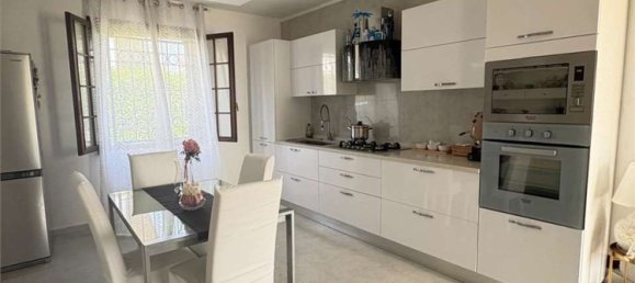 8 rooms Villa in Paese, Italy No. 300810 6