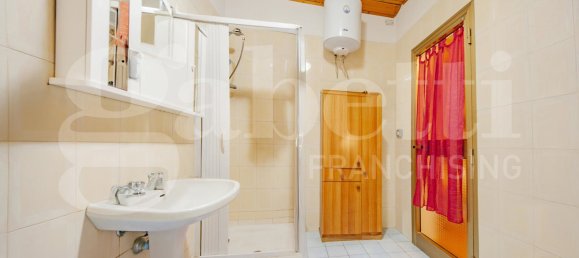 3 bedrooms House in Selargius, Italy No. 364152 9