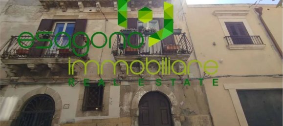 5 bedrooms Apartment in Syracuse, Italy No. 353455 2