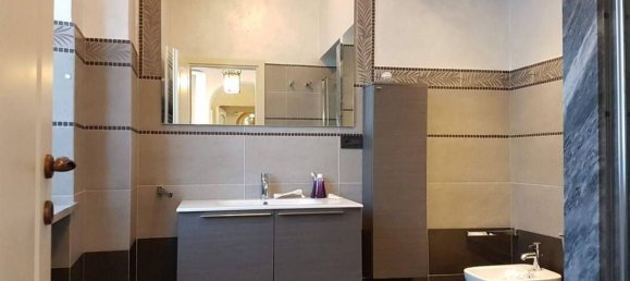 Квартира с 6 комнатами в Камайоре, Италия № 212915 12