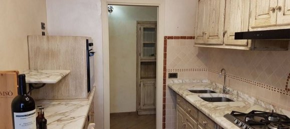 Квартира с 6 комнатами в Камайоре, Италия № 212915 3