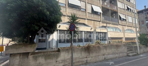 Propiedad comercial de 2 habitaciónes en Terni, Italy No. 262035 5