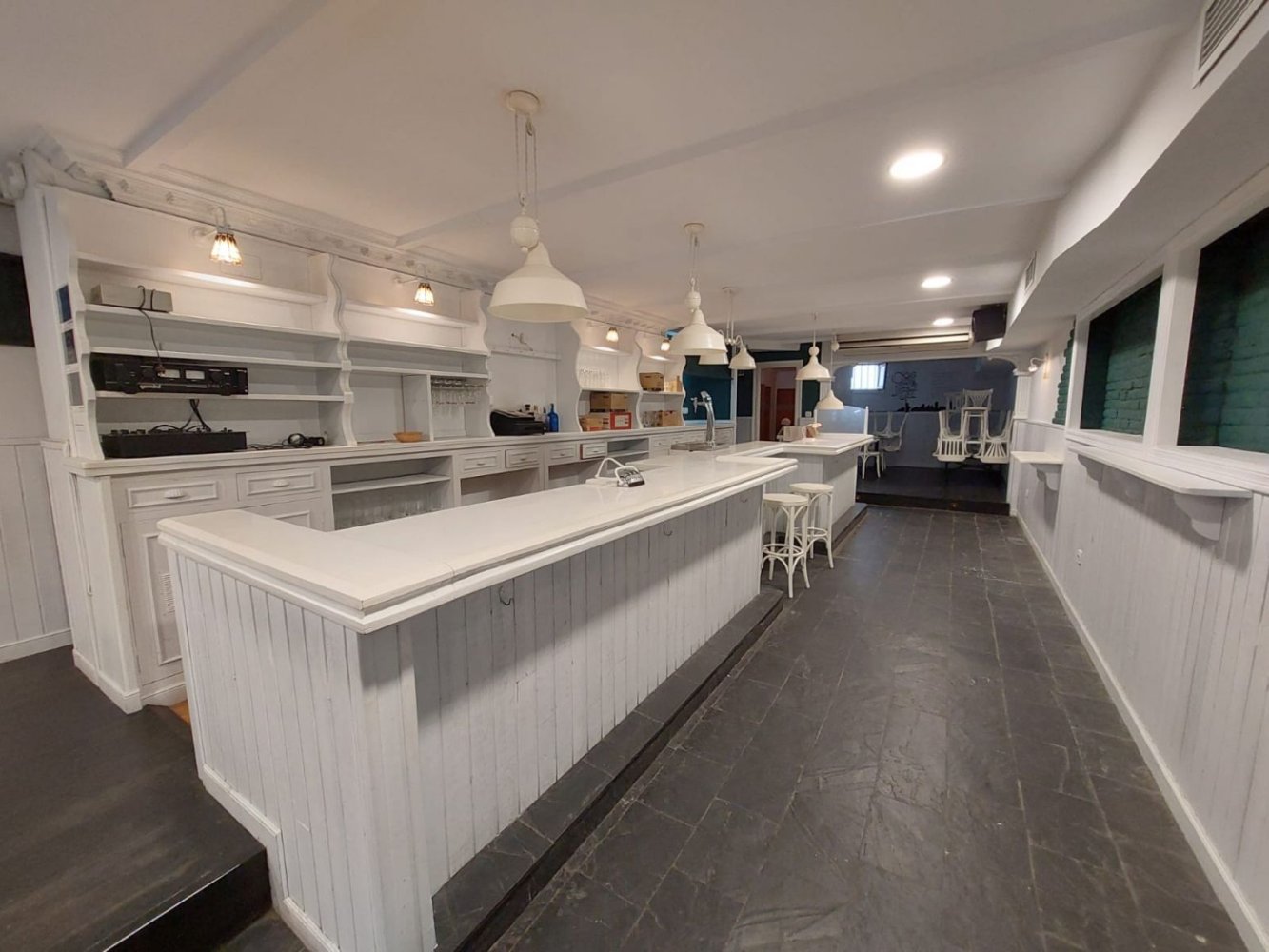  عقار تجاري في El Astillero, Spain 130متر مربع رقم 64922