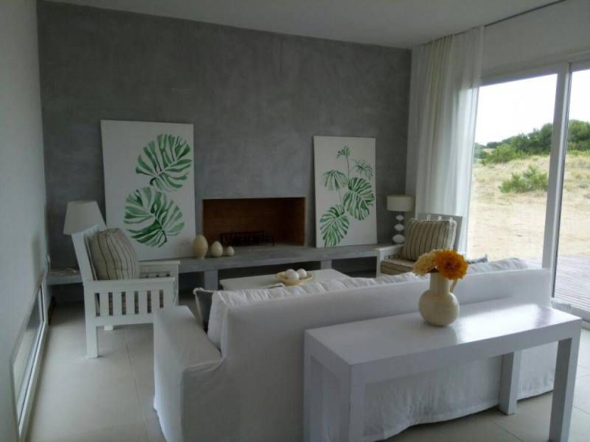 4 bedrooms House in Mar del Plata, Argentina No. 75697