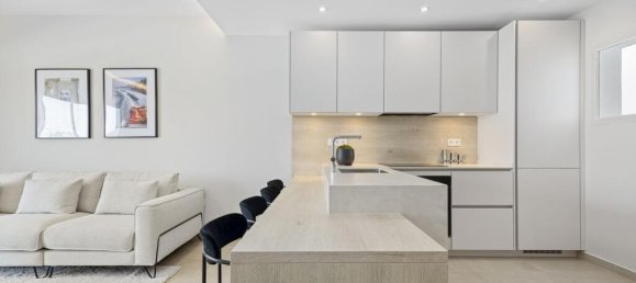 3 bedrooms Penthouse in Marbella, Spain No. 217832 5