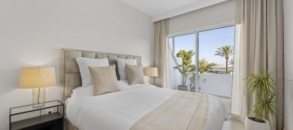 3 bedrooms Penthouse in Marbella, Spain No. 217832 12